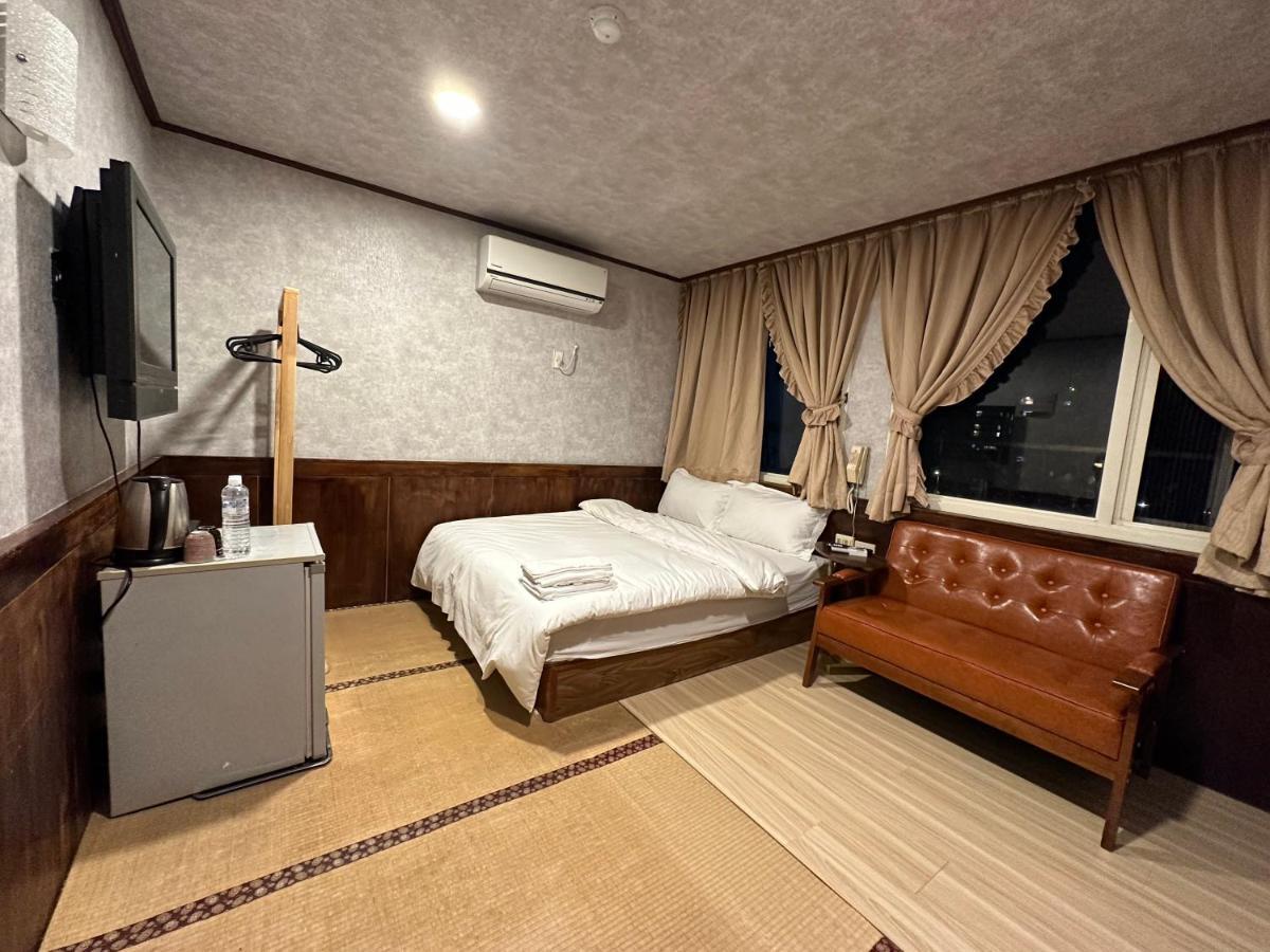 Ming Ren Hotspring Hotel جياوكسي المظهر الخارجي الصورة